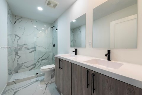 Снять в аренду виллу или дом в Флорида-Сити, Флорида 5 спален, 168.15м2, № 1986172 - фото 6