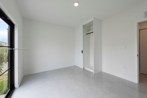 Снять в аренду виллу или дом в Флорида-Сити, Флорида 5 спален, 168.15м2, № 1986172 - фото 16