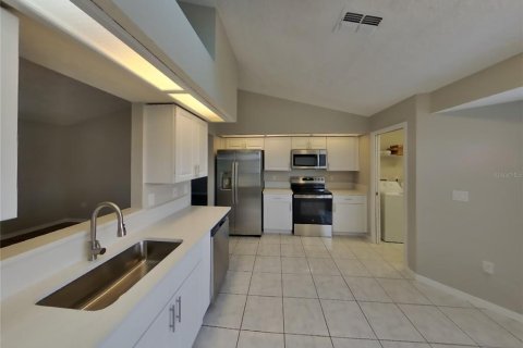 House in Spring Hill, Florida 3 bedrooms, 141.77 sq.m. № 1905234 - photo 6
