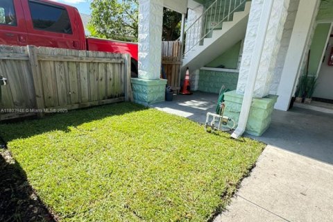 Casa en alquiler en Lake Worth, Florida, 1 dormitorio № 1935316 - foto 27