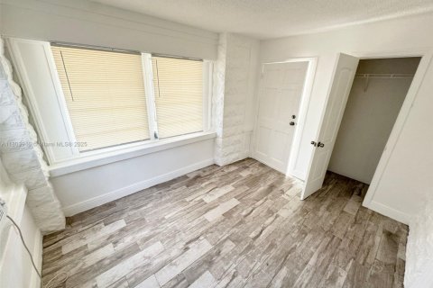 Casa en alquiler en Lake Worth, Florida, 1 dormitorio № 1935316 - foto 5