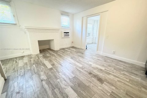 Casa en alquiler en Lake Worth, Florida, 1 dormitorio № 1935316 - foto 6