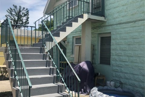 Casa en alquiler en Lake Worth, Florida, 1 dormitorio № 1935316 - foto 19