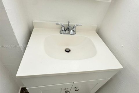 Casa en alquiler en Lake Worth, Florida, 1 dormitorio № 1935316 - foto 13