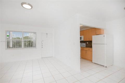 Appartement à louer à Miami, Floride: 1 chambre, 64.2 m2 № 2082260 - photo 3