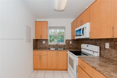Appartement à louer à Miami, Floride: 1 chambre, 64.2 m2 № 2082260 - photo 6