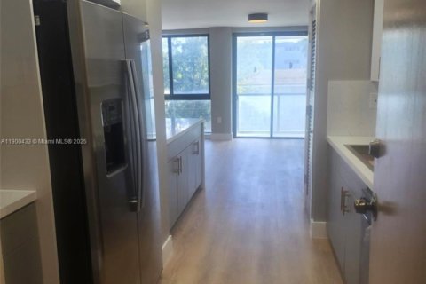 Condominio en alquiler en Bay Harbor Islands, Florida, 1 dormitorio, 83.15 m2 № 1952778 - foto 4