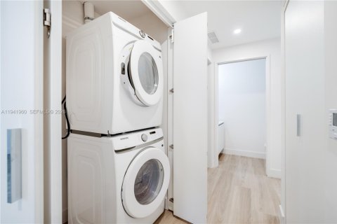 Condominio en venta en Miami, Florida, 3 dormitorios, 152.64 m2 № 2000276 - foto 28