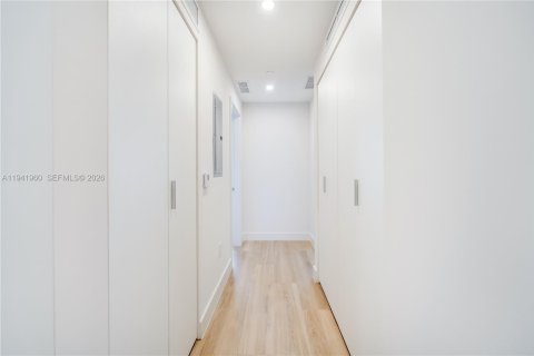 Condominio en venta en Miami, Florida, 3 dormitorios, 152.64 m2 № 2000276 - foto 27