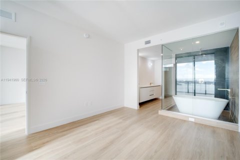Condominio en venta en Miami, Florida, 3 dormitorios, 152.64 m2 № 2000276 - foto 14