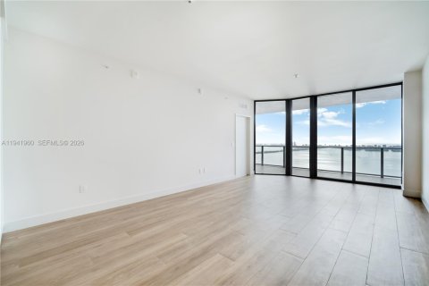 Condominio en venta en Miami, Florida, 3 dormitorios, 152.64 m2 № 2000276 - foto 9