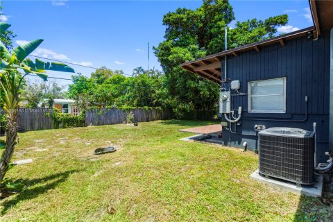 House in West Park, Florida 3 bedrooms, 98.29 sq.m. № 1872676 - photo 10