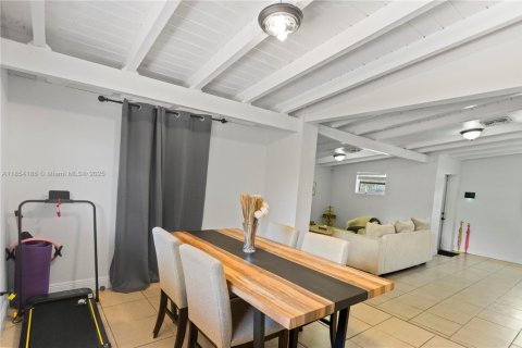 House in West Park, Florida 3 bedrooms, 98.29 sq.m. № 1872676 - photo 27