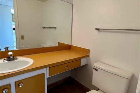 Condo in Tamarac, Florida, 1 bedroom № 1973215 - photo 3