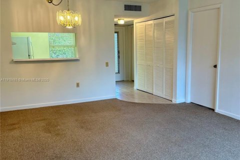 Condo in Tamarac, Florida, 1 bedroom № 1973215 - photo 9