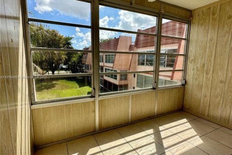 Condo in Tamarac, Florida, 1 bedroom № 1973215 - photo 14