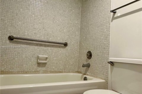 Condo in Tamarac, Florida, 1 bedroom № 1973215 - photo 24