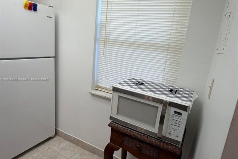 Condo in Tamarac, Florida, 1 bedroom № 1973215 - photo 29