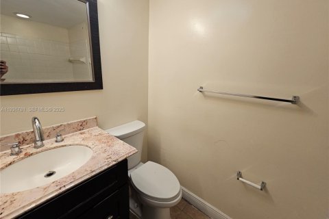 Condominio en venta en Tamarac, Florida, 1 dormitorio, 57.13 m2 № 1990197 - foto 21