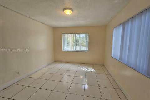 Condominio en venta en Tamarac, Florida, 1 dormitorio, 57.13 m2 № 1990197 - foto 18