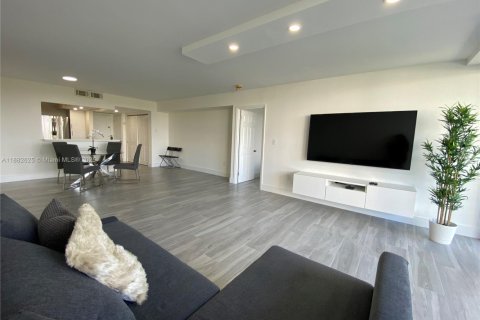 Снять в аренду кондоминиум в Авентура, Флорида 2 спальни, 105.82м2, № 1981751 - фото 7