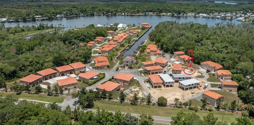 House in Homosassa, Florida 2 bedrooms, 96.25 sq.m. № 1774765