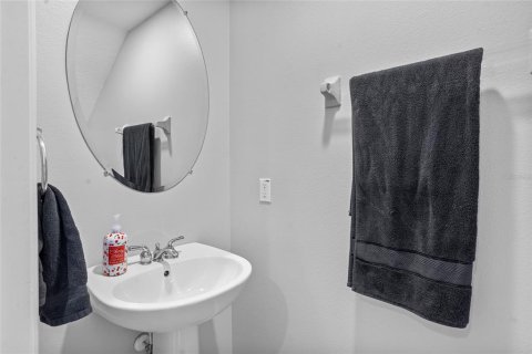 Townhouse in Lake Mary, Florida 3 bedrooms, 177.81 sq.m. № 1824637 - photo 14