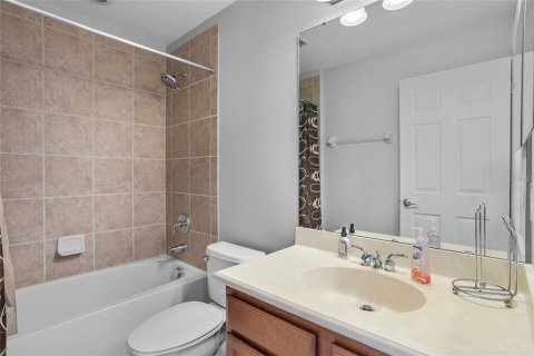 Townhouse in Lake Mary, Florida 3 bedrooms, 177.81 sq.m. № 1824637 - photo 20
