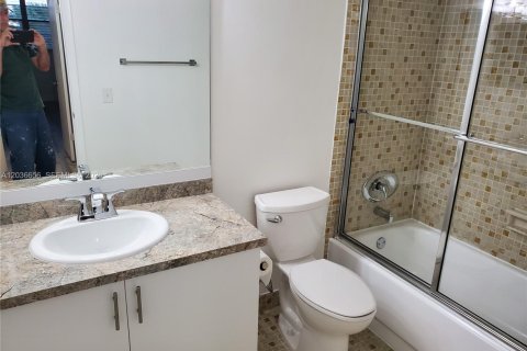 Купить кондоминиум в Майами, Флорида 1 спальня, 67.54м2, № 2085567 - фото 12