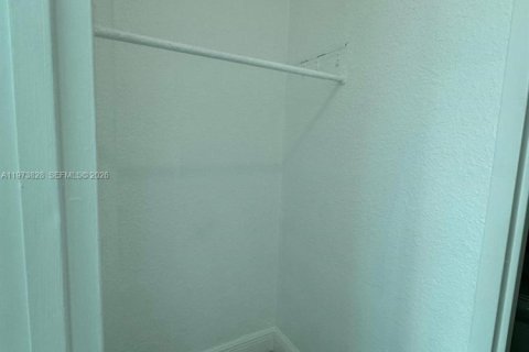 Condominio en alquiler en North Miami, Florida, 1 dormitorio, 62.89 m2 № 2033369 - foto 13