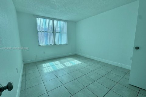 Condominio en alquiler en North Miami, Florida, 1 dormitorio, 62.89 m2 № 2033369 - foto 9