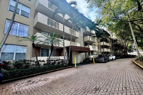 Condominio en North Miami, Florida, 1 dormitorio  № 2033369