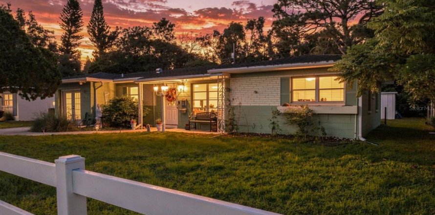 Villa ou maison à Saint Petersburg, Floride 2 chambres, 87.7 m2 № 2433663
