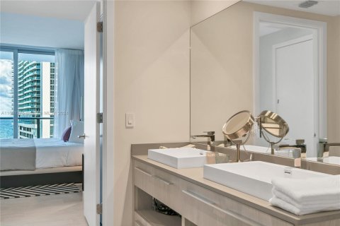 Copropriété à vendre à Hollywood, Floride: 2 chambres, 96.99 m2 № 1933869 - photo 9