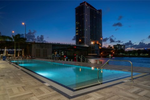 Copropriété à vendre à Hollywood, Floride: 2 chambres, 96.99 m2 № 1933869 - photo 19