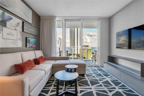 Copropriété à vendre à Hollywood, Floride: 2 chambres, 96.99 m2 № 1933869 - photo 1