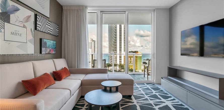 Condo à Hollywood, Floride, 2 chambres № 1933869