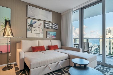 Copropriété à vendre à Hollywood, Floride: 2 chambres, 96.99 m2 № 1933869 - photo 13