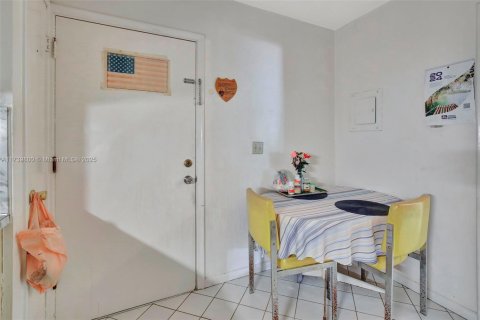 Condominio en venta en Lauderhill, Florida, 1 dormitorio, 97.27 m2 № 1693199 - foto 7