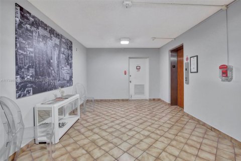 Condominio en venta en Lauderhill, Florida, 1 dormitorio, 97.27 m2 № 1693199 - foto 26