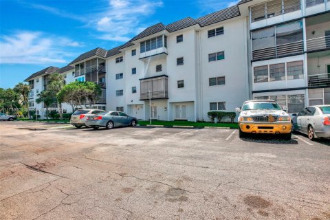 Condominio en venta en Lauderhill, Florida, 1 dormitorio, 97.27 m2 № 1693199 - foto 27