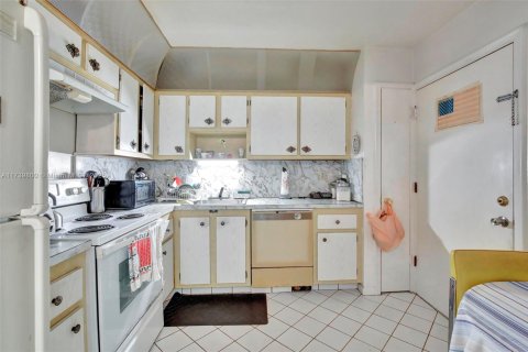 Condominio en venta en Lauderhill, Florida, 1 dormitorio, 97.27 m2 № 1693199 - foto 13
