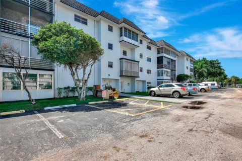 Condominio en venta en Lauderhill, Florida, 1 dormitorio, 97.27 m2 № 1693199 - foto 30