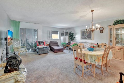 Condominio en venta en Lauderhill, Florida, 1 dormitorio, 97.27 m2 № 1693199 - foto 10