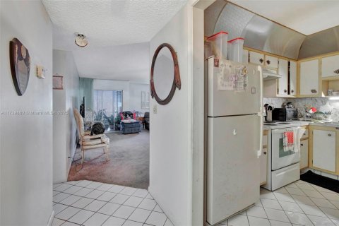 Condominio en venta en Lauderhill, Florida, 1 dormitorio, 97.27 m2 № 1693199 - foto 9
