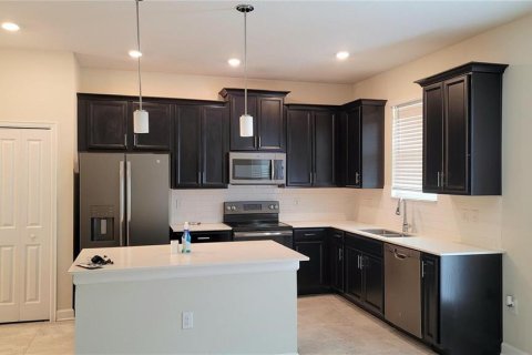 Adosado en alquiler en Kissimmee, Florida, 3 dormitorios, 173.63 m2 № 1910552 - foto 2