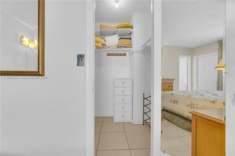Купить кондоминиум в Холливуд, Флорида 1 спальня, 73.02м2, № 1930477 - фото 17