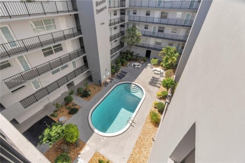 Купить кондоминиум в Холливуд, Флорида 1 спальня, 73.02м2, № 1930477 - фото 28