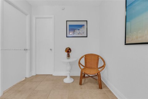 Купить кондоминиум в Холливуд, Флорида 1 спальня, 73.02м2, № 1930477 - фото 26