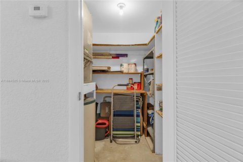 Купить кондоминиум в Холливуд, Флорида 1 спальня, 73.02м2, № 1930477 - фото 27